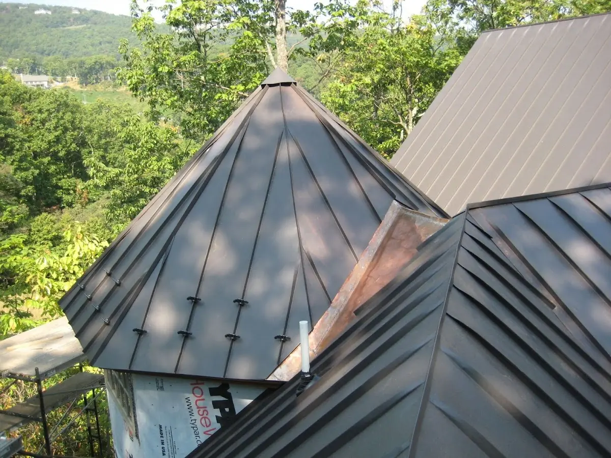 Professional Gutter Cleaning by Craftsman Roofing in Bells Crossing